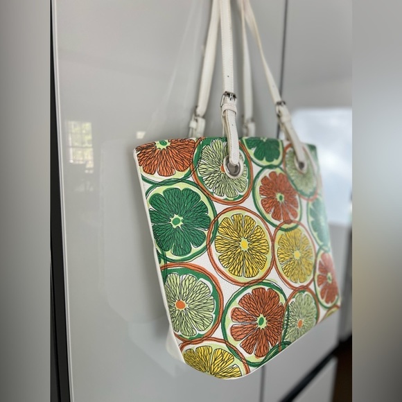 Nwt Charming Charlie Citrus Splash White Vegan Leather Tote With silver Accent - Picture 5 of 16